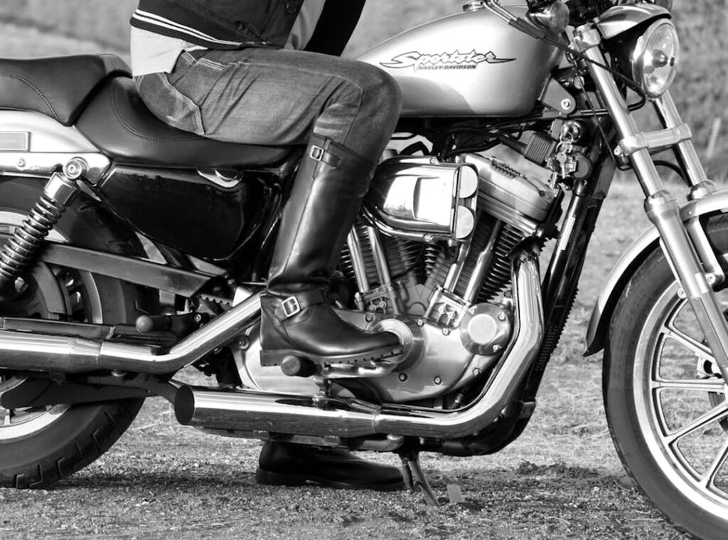 How to Choose Motorcycle Boots Fmbmotogear