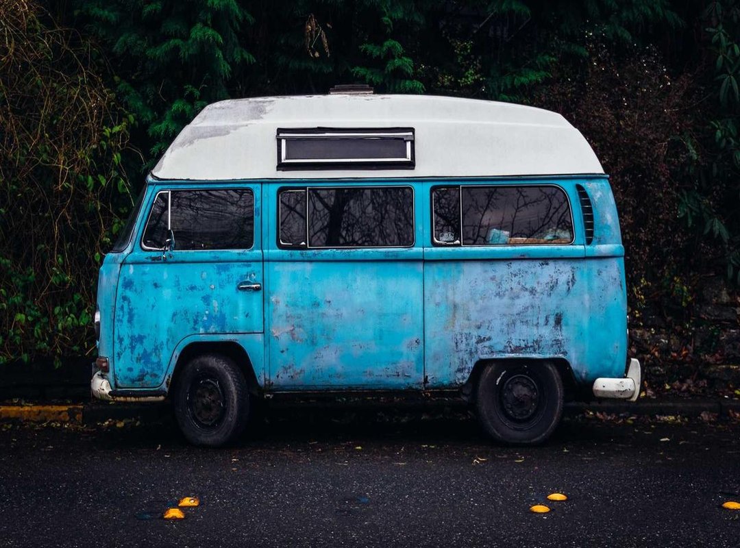 Nuyu Mieya Tele vs. Standard GPS Trackers: What's the Difference?